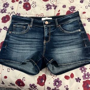 Women’s Buckle brand denim short. - style Victoria